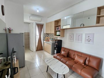 Tinggal Bawa Koper! 2BR 35m² Hook Full Furnished, View Laut Apartemen Green Bay Pluit Greenbay