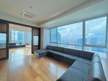 FOR LEASE | Tri-level Penthouse with Infinity Pool at The St. Francis Shangri-La Place in Mandaluyong
