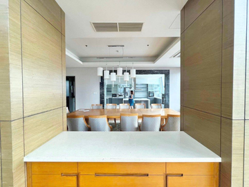 FOR LEASE | Tri-level Penthouse with Infinity Pool at The St. Francis Shangri-La Place in Mandaluyong