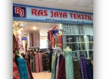 Dijual 1 Gedung Sentral Pasar Raya 200M - Padang Sumatera Barat