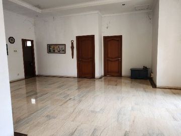 Rumah kokoh dengan tanah luas 655 m2 di lokasi strategis Puspita Loka BSD CIty - masih ada tanah sisa 200 m2