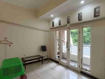 Jual Rumah 2 Lantai Dekat Pasar Modern BSD Griya Loka, St