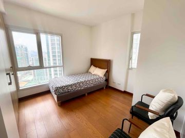 2BR in Royalton at Capitol Commons Condo For Lease in Pasig with 2 Parking Slots
