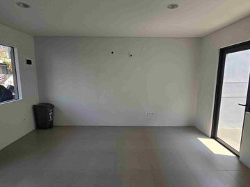 Rumah Disewakan Park Serpong tipe X5 Selangkah ke Gading Serpong