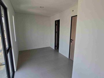 Rumah Disewakan Park Serpong tipe X5 Selangkah ke Gading Serpong