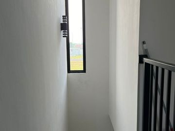 Dijual Rumah Modern 2 Lantai Plus 1 Ac Cluster Mahakam, Jakarta Garden City, Cakung, Jakarta Timur, 028