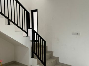 Dijual Rumah Modern 2 Lantai Plus 1 Ac Cluster Mahakam, Jakarta Garden City, Cakung, Jakarta Timur, 028