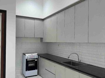 disewa rumah baru Taman Beverly