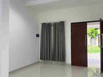 disewa rumah baru Taman Beverly