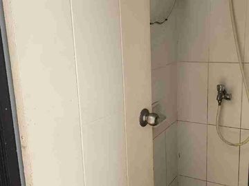 disewakan rumah di villagio siap huni tanah 72