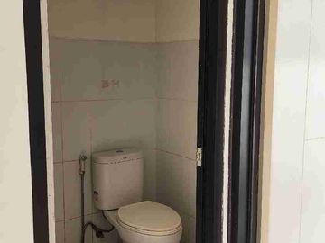disewakan rumah di villagio siap huni tanah 72