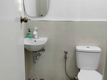 TWO HOUSES AND LOT FOR SALE ID 15050
