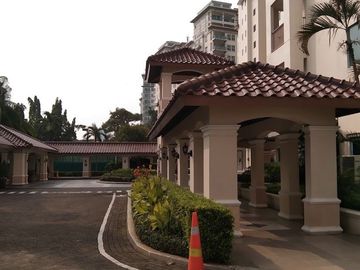 Apartemen Bukit golf premium di pondok indah 3kamar, view golf course lokasi strategis dekat mall, rumah sakit, sekolah, jalan tol, dll