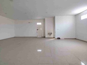 Ruang Usaha Tengah Kota Solo