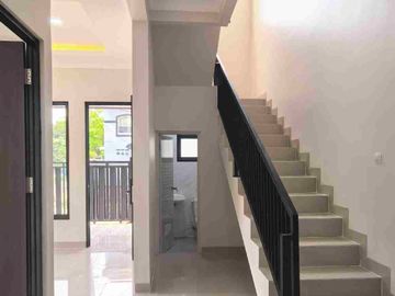 Di Jual Cepat Rumah 2 lantai Bangunan Baru Citra Raya