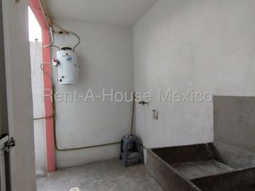 Villas del refugio rento departamento pb en privada con seguridad 2 recamaras 1 baño 1 coche