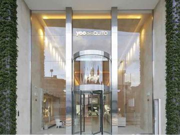 Rento suite de lujo en González Suárez con balcón y amenities