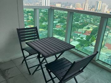 Spacious 1 Bedroom Unit for Lease in Park Terraces, Makati City
