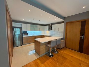 Spacious 1 Bedroom Unit for Lease in Park Terraces, Makati City