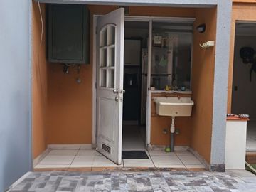 VENDO CASA ACOGEDORA Y EN PRIVILEGIADO SECTOR
