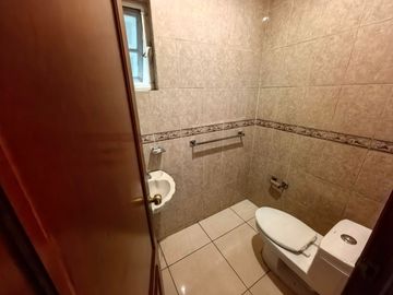 Casa con Uso de Suelo Comercial en renta en Jardines de Guadalupe Sobre Av Beethoven