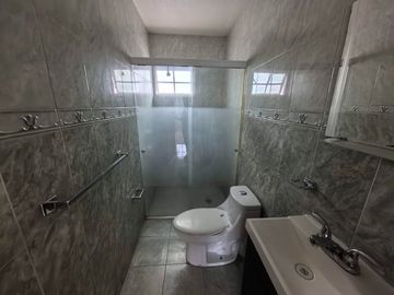Casa con Uso de Suelo Comercial en renta en Jardines de Guadalupe Sobre Av Beethoven