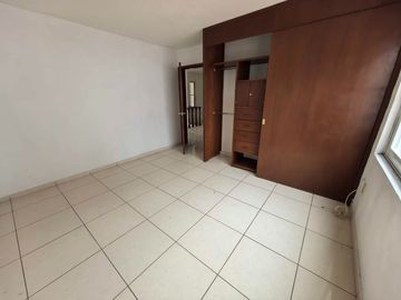 Casa con Uso de Suelo Comercial en renta en Jardines de Guadalupe Sobre Av Beethoven
