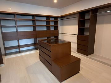 Casa con Alberca y Casa Club con Amenidades Premium en Venta
