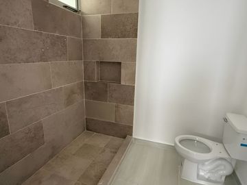 Casa con Alberca y Casa Club con Amenidades Premium en Venta