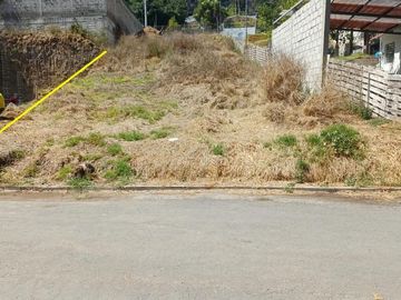 SE VENDE HERMOSO LOTE DE TERRENO 525 M².  CUMBAYA – QUITO – PICHINCHA - ECUADOR