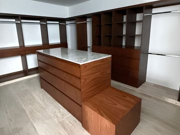 Casa con Alberca y Casa Club con Amenidades Premium en Venta