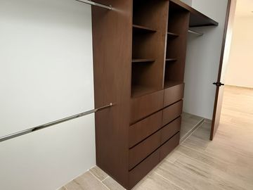 Casa con Alberca y Casa Club con Amenidades Premium en Venta
