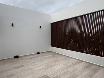 Casa con Alberca y Casa Club con Amenidades Premium en Venta