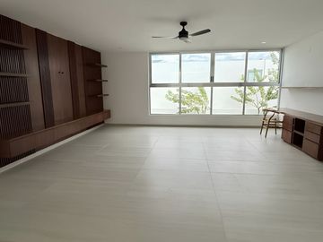 Residencia con Alberca, balcón y Casa Club con Amenidades Premium en Venta