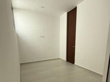 Residencia con Alberca, balcón y Casa Club con Amenidades Premium en Venta