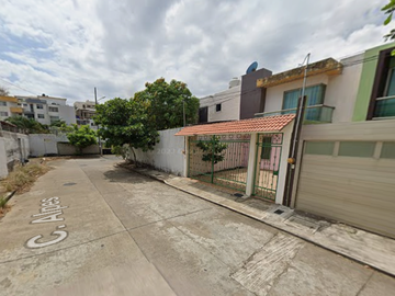Casa en Venta ubicada en C. Alpes, El Morro, Boca del Río, Veracruz. – Gran Oportunidad de Inversión