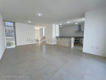 Casa en Renta en Zibatá Queretaro | 2 Recámaras | Estudio | 2.5 baños | patio con pasto sintetico | amenidades YR