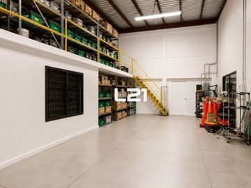BODEGA CON OFICINAS ADMINISTRATIVAS EN VENTA COL. BALDERRAMA