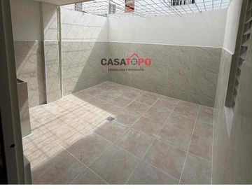 vendo casa peatonal