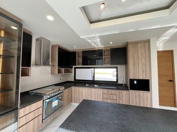 CASA EN VENTA EN SAN ANGEL IV