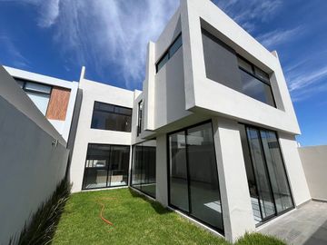 CASA EN VENTA EN SAN ANGEL IV