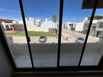 CASA EN VENTA EN SAN ANGEL IV