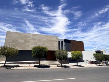 RESIDENCIA EN VENTA EN CLUB DE GOLF LA LOMA