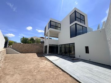 RESIDENCIA EN VENTA EN CLUB DE GOLF LA LOMA