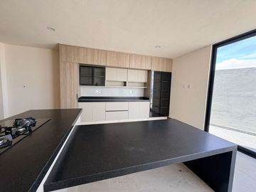 RESIDENCIA EN VENTA EN CLUB DE GOLF LA LOMA