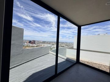 RESIDENCIA EN VENTA EN CLUB DE GOLF LA LOMA