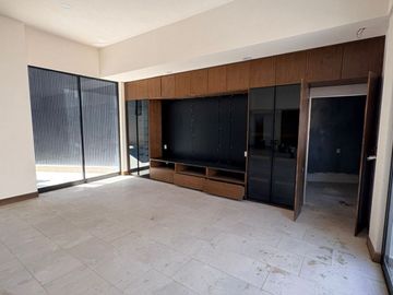 RESIDENCIA EN VENTA EN CLUB DE GOLF LA LOMA