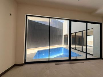 RESIDENCIA EN VENTA EN CLUB DE GOLF LA LOMA