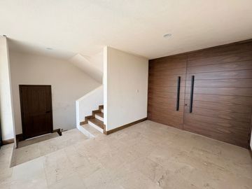 RESIDENCIA EN VENTA EN CLUB DE GOLF LA LOMA