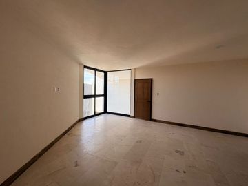 RESIDENCIA EN VENTA EN CLUB DE GOLF LA LOMA